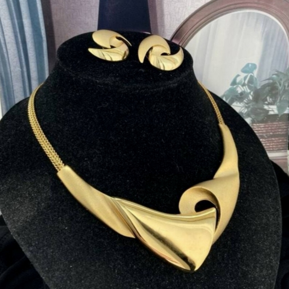 Vintage Daria Necklace pierced Earrings set Signed Art Deco Choker chunky